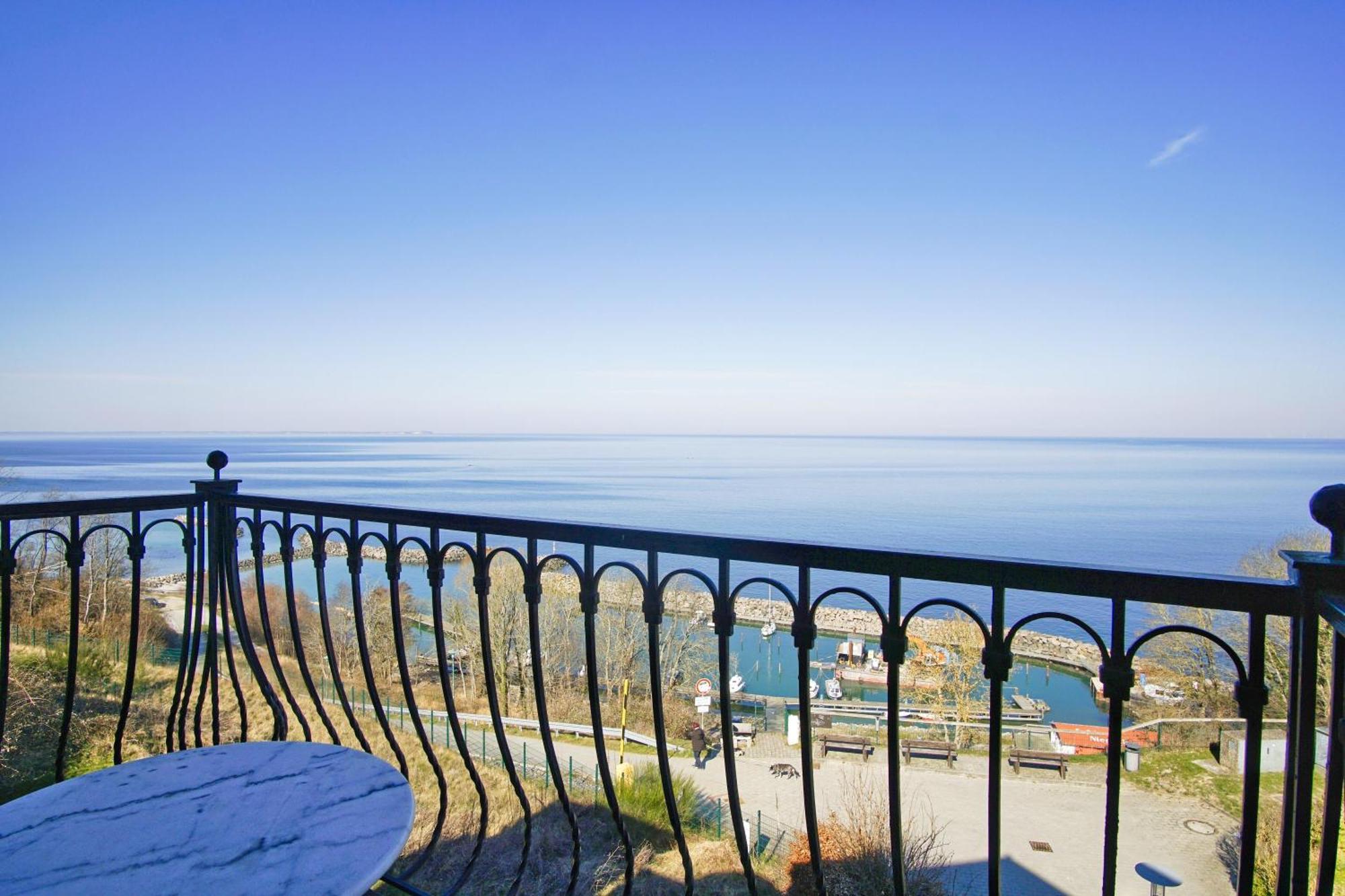 Ferienwohnung Mit Traumhaftem Meerblick - Haus Am Meer Fewo 10 Lohme Bagian luar foto